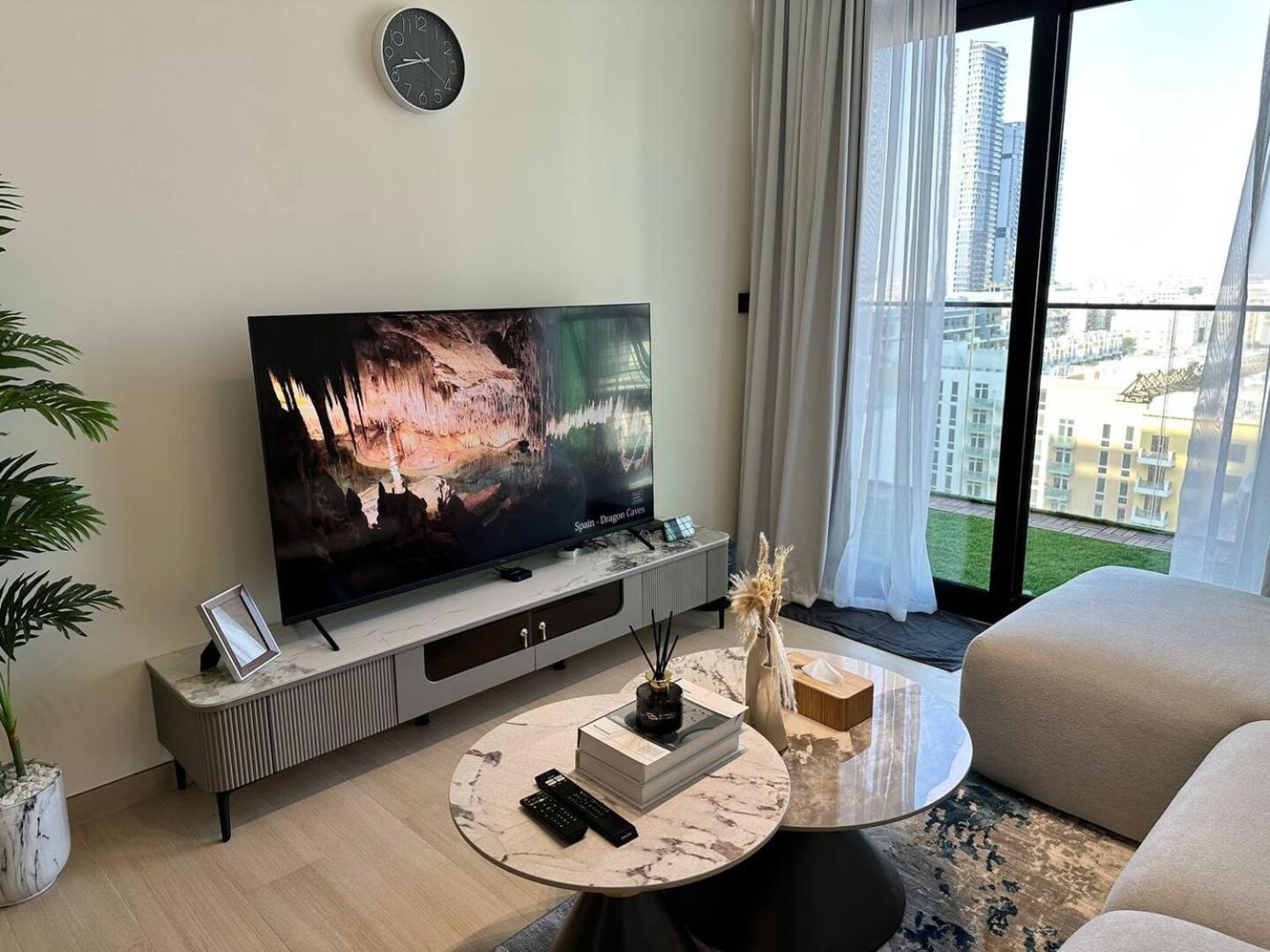 Apartment Bright & Airy 1br In Jvc Furnished W Parking